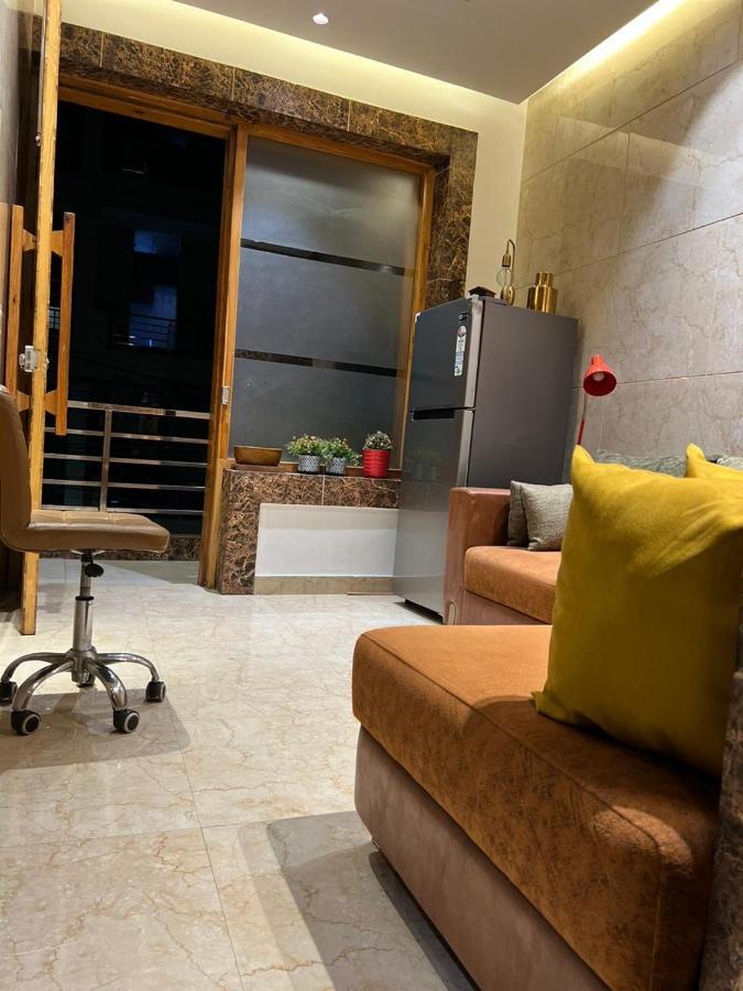 Divine Studios Rajouri Garden ニューデリー エクステリア 写真